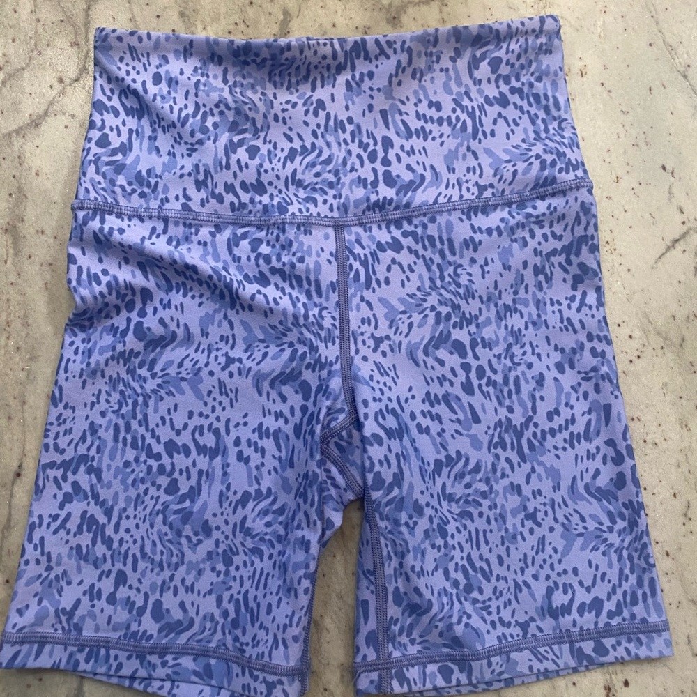 Athleta Elation printed biker shorts